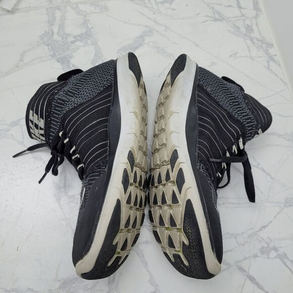 Nike Black & White Sneakers Running Shoes Size: 8.5US - Picture 6 of 12